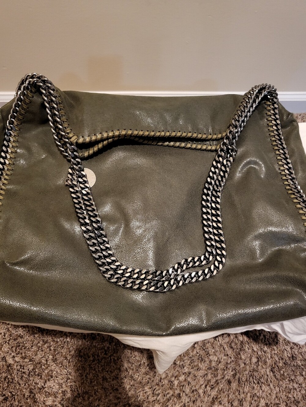 Stella Mccartney Fabella Hobo. Women's Olive Green Chain-Trim Shoulder Bag